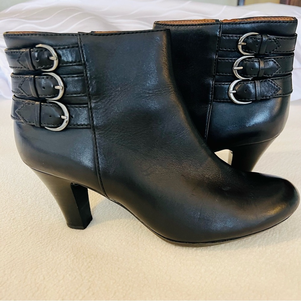 New Clark’s Women's “Society Fashion” Ankle Boot, Black Leather, size 10 NWOT